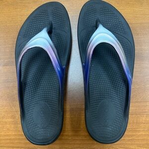 OOFOS Black and Blue Women's Sandals